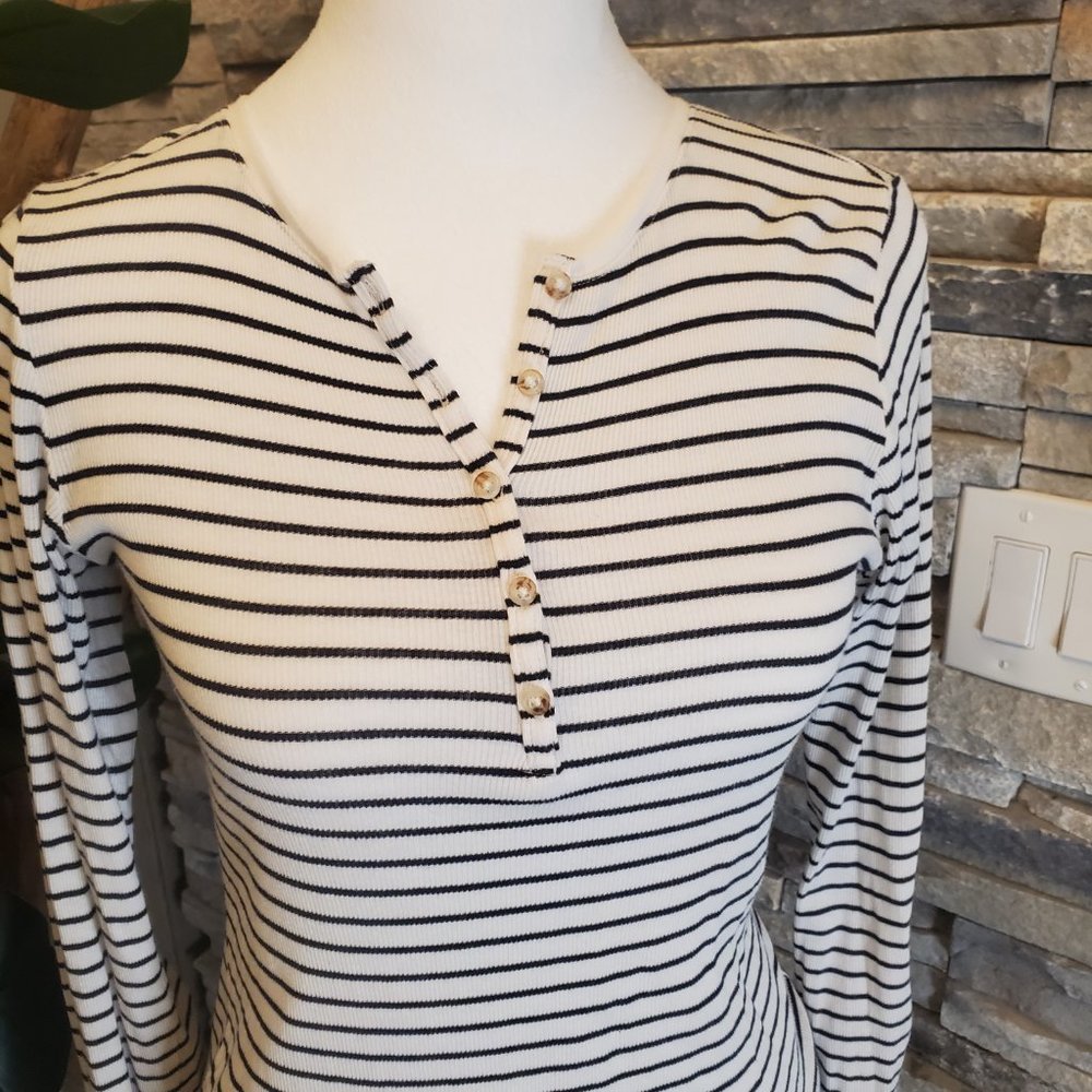 H&M Ribbed Henley Top - Picture 3 of 7
